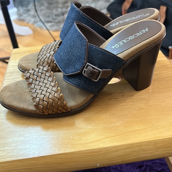 🐾4 for $40 Aerosoles denim and tan woven sandals - Picture 2 of 6